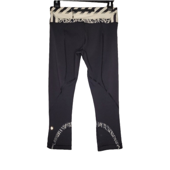 Lululemon Athletica Capri Athletic Leggings - Picture 2 of 13